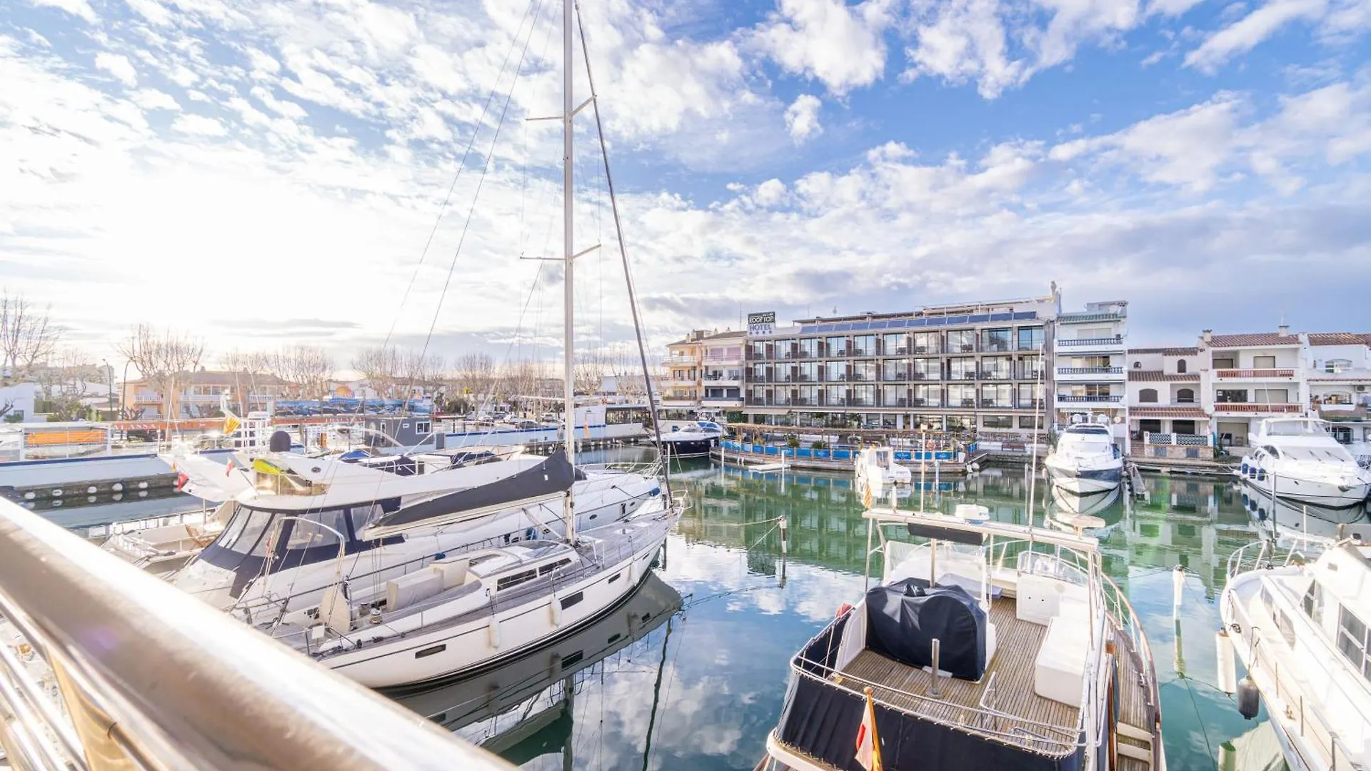 Apart-Rent Apartment Port Salins 0163 Empuriabrava Spain